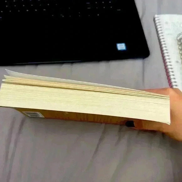 The seven husbands of Evelyn Hugo soft copy - Picture 4 of 4